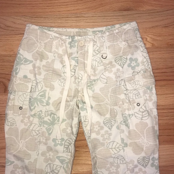LIMITED TOO GIRLS FLORAL CAPRIS PANTS 14 - Picture 3 of 7
